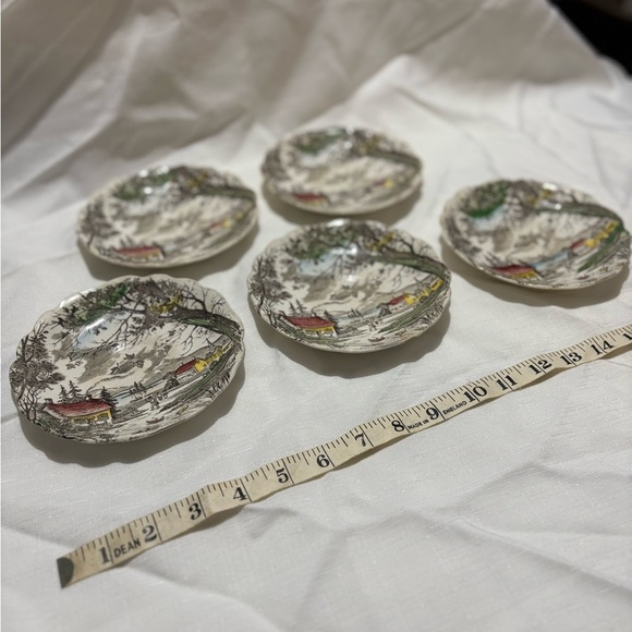 Vintage Set of 5 Friendly Village Saucers - Picture 2 of 7
